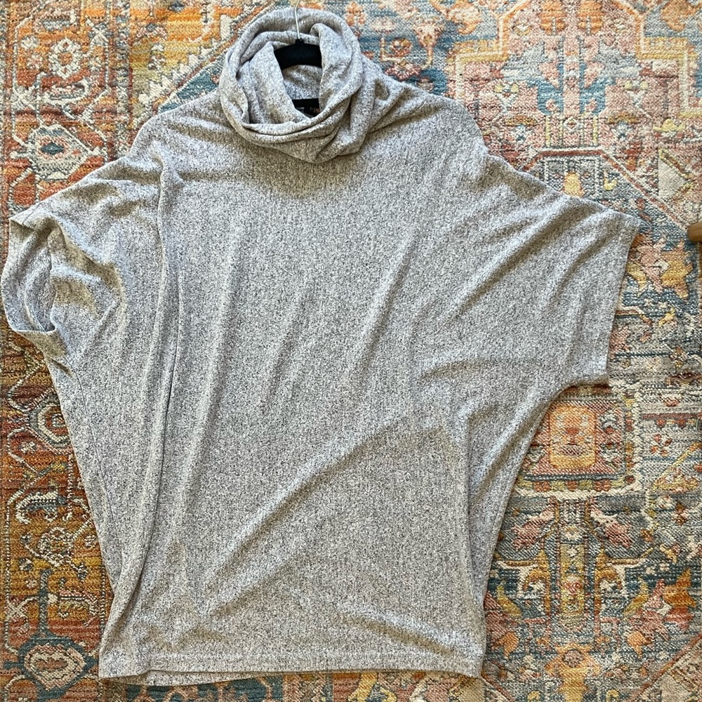 Cowl neck short sleeve sweater